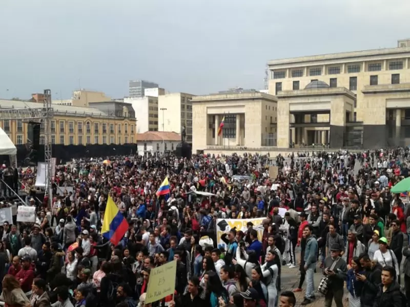 Manifestaciones estudiantiles en la Plaza de Bolívar
