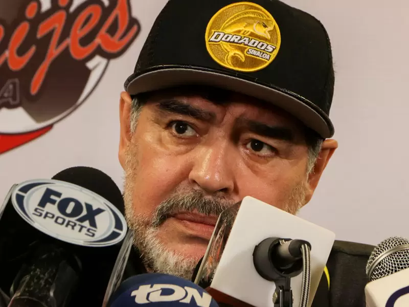 Diego Maradona, técnico de Dorados de México, cuestionó la capacidad de liderazgo de Messi