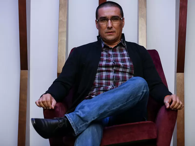 Matador, Julio César González, un mordaz critico de la realidad nacional.