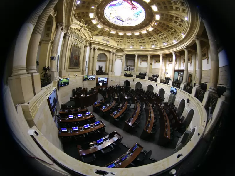 La reforma política revive la mermelada para los congresistas.
