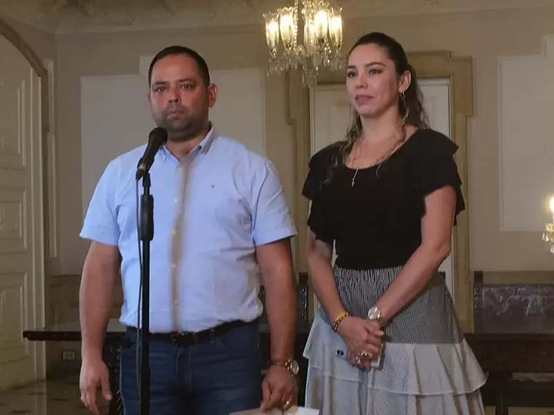 Papá y mamá del niño Cristo José Contreras