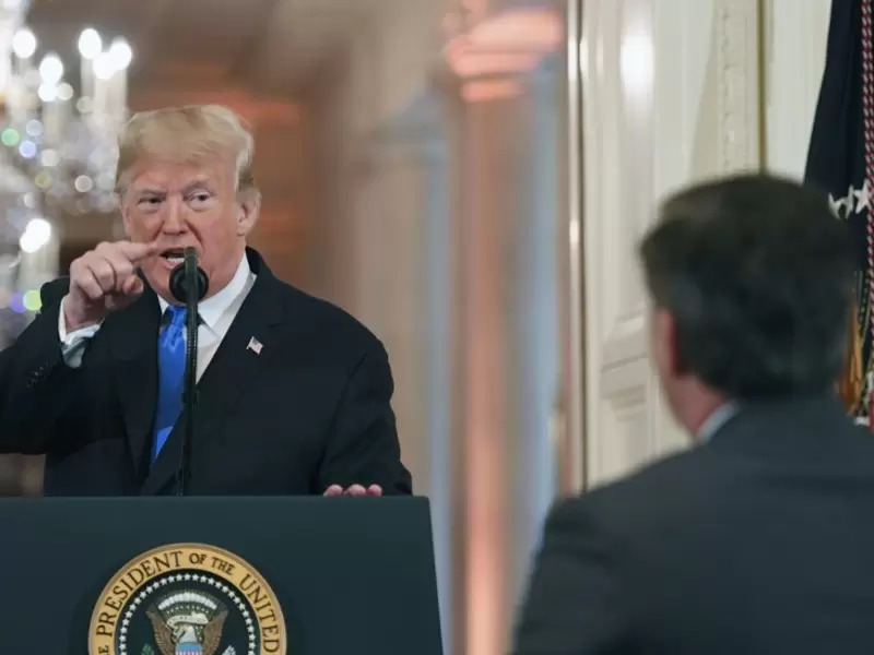 Presidente Donald Trump ataca periodista