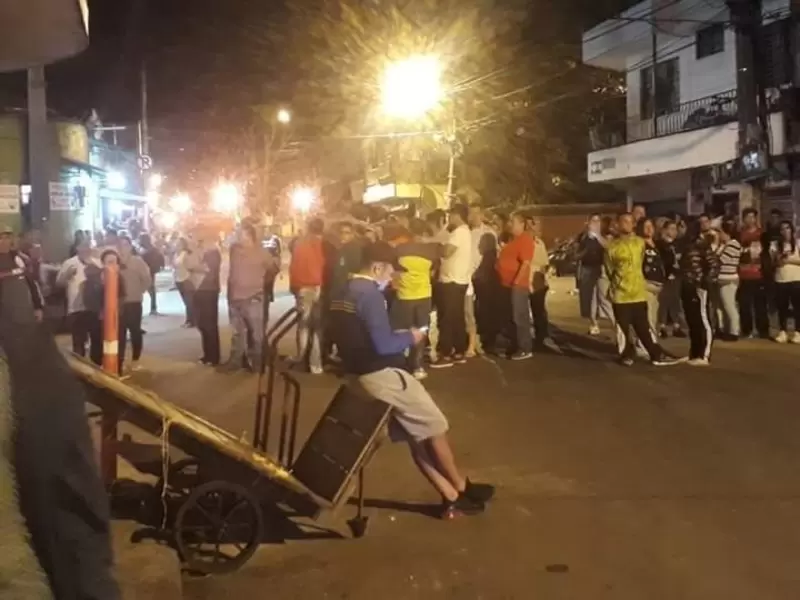 Por riesgo de colapso, la estructura debe ser evacuada completamente hoy.
