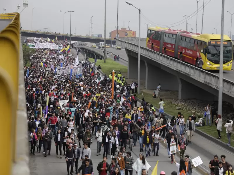 MARCHAS ESTUDIANTILES MARCHAS ESTUDIANTILES