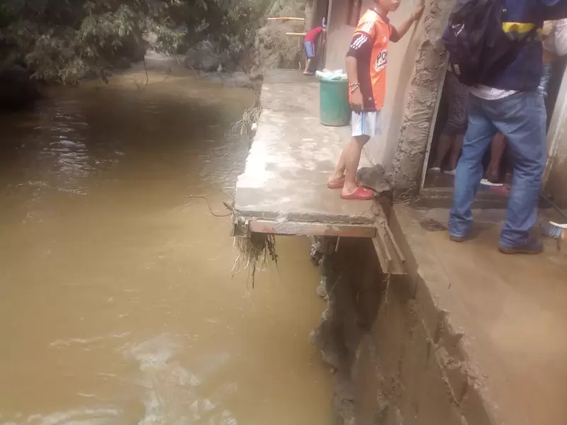 Desbordamiento de La Quebrada El Hato en Bello, Antioquia