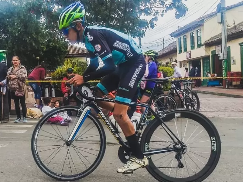 Hurtan bicicleta de la fundación Esteban Chaves