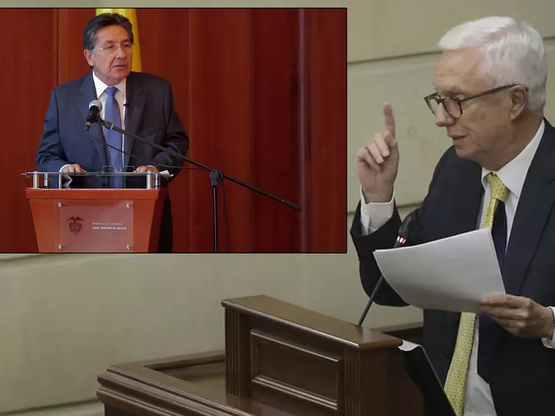 Néstor Humberto Martínez (der) y Jorge Robledo (izq)