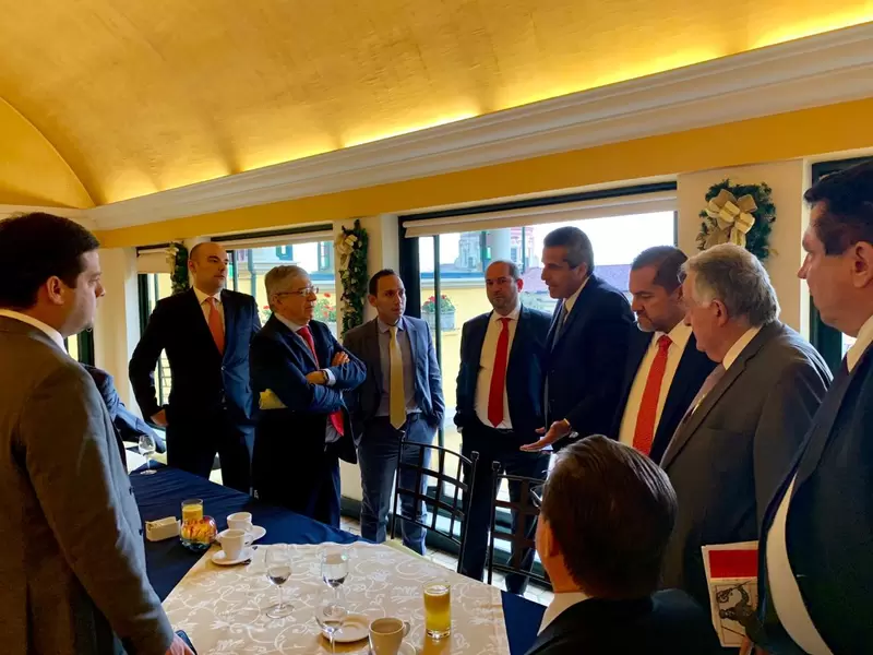Expresidente César Gaviria y senadores liberales