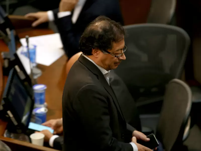 Gustavo Petro Urrego, reviviendo su vieja estrategia de las marchas contra fallos en su contra.