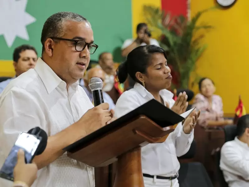 El mandatario fue declarado en desacato y deberá cumplir 3 días de arresto.