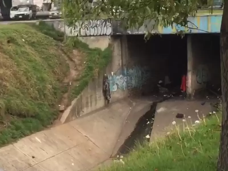 Caño de la calle 6 con carrera 30, en Bogotá