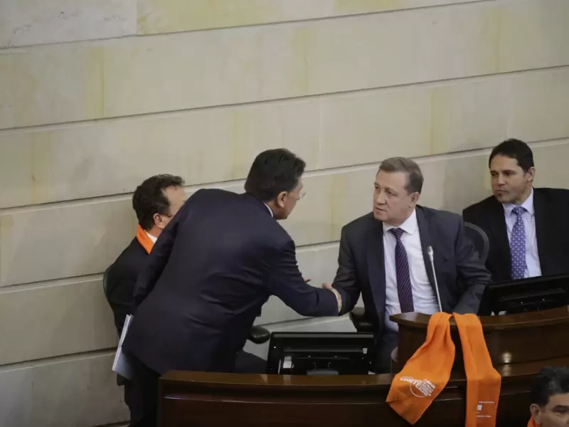 Fiscal Néstor Humberto Martínez y el presidente del Senado, Ernesto Macías