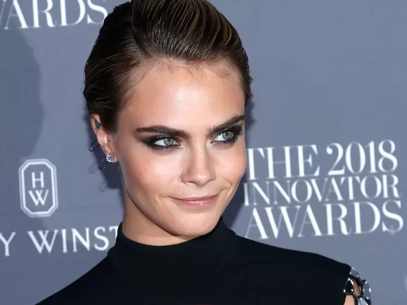 Cara Delevingne imita a Gollum Cara Delevingne imita a Gollum
