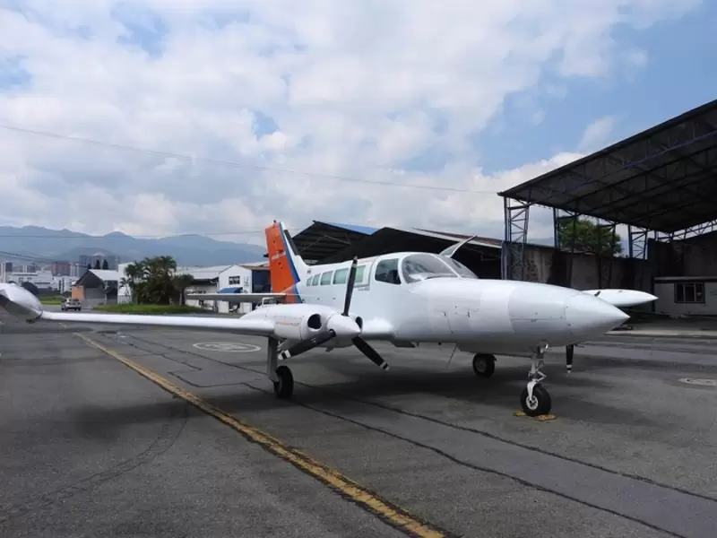 Foto referencial aeronave.