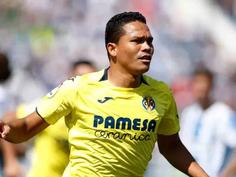 Carlos Bacca jugando con el Villarreal de España