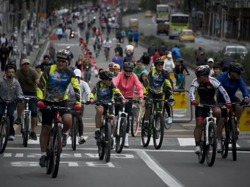 Ciclovía en Bogotá Ciclovía en Bogotá