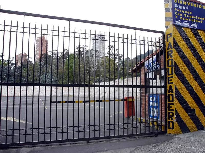 Un parqueadero en Bogotá
