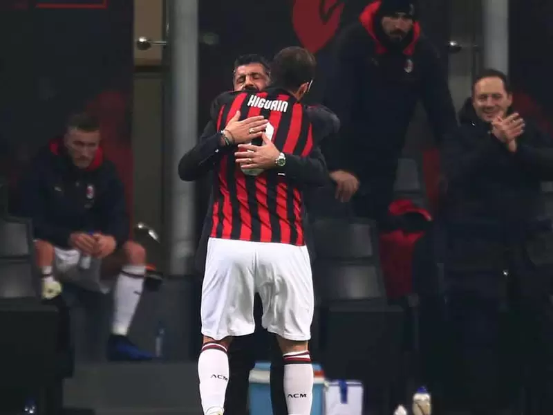 Gonzalo Higuaín y Gennaro Gattuso