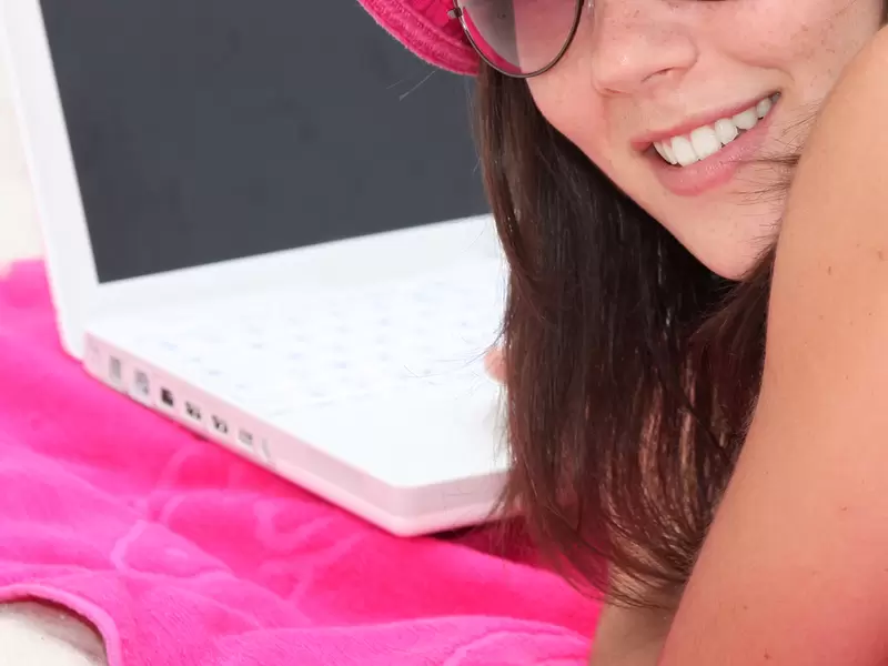 Foto ilustrativa de una modelo web cam