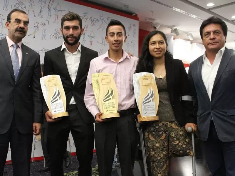 Los ciclistas Fernando Gaviria, Iván Ramiro Sosa y Carolina Munévar Los ciclistas Fernando Gaviria, Iván Ramiro Sosa y Carolina Munévar