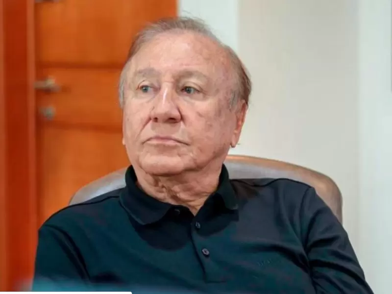 El mandatario había sido suspendido 3 meses por la Procuraduría General de la Nación.