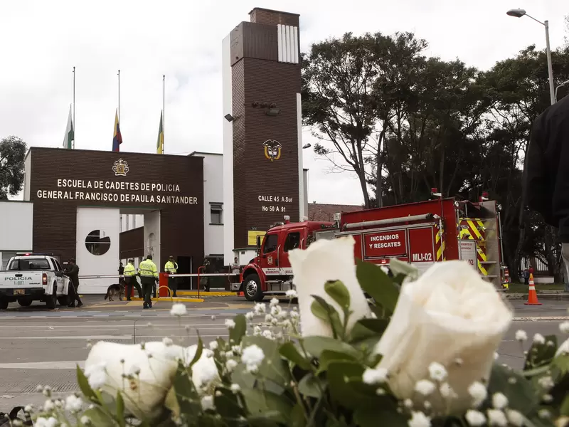 Fachada de la escuela General Santander, tras atentado con carro bomba.