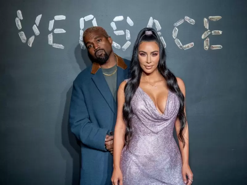 Kanye West junto a Kim Kardashian, su esposa Kanye West junto a Kim Kardashian, su esposa