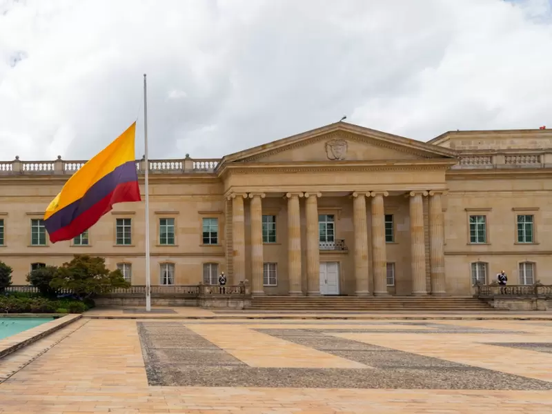 Bandera Colombia media asta Casa de Nariño