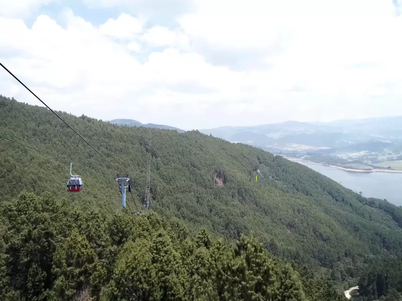 Parque y cable aéreo entre Bogotá y La Calera