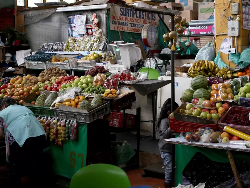 Plazas de mercado en Bogotá ahora serán puntos de vacunación.