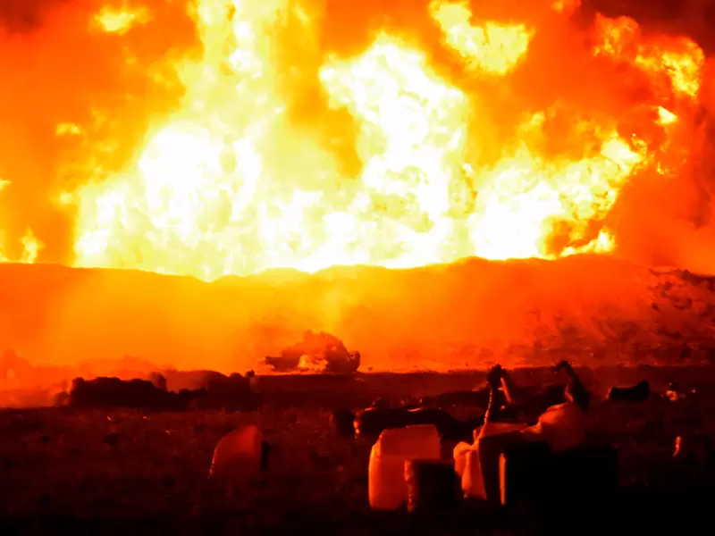 Explosión en México en robo de combustibles deja casi 30 muertos. Explosión en México en robo de combustibles deja casi 30 muertos.