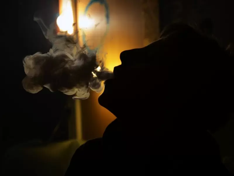 Un estudio se dedicó a analizar qué sufre el cerebro entre los menores que consumen droga.
