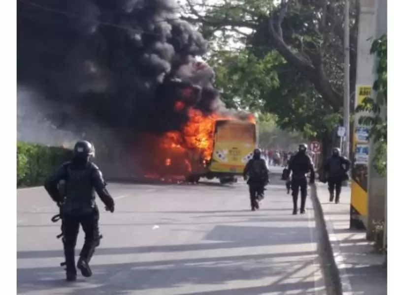 Bus incinerado Montería