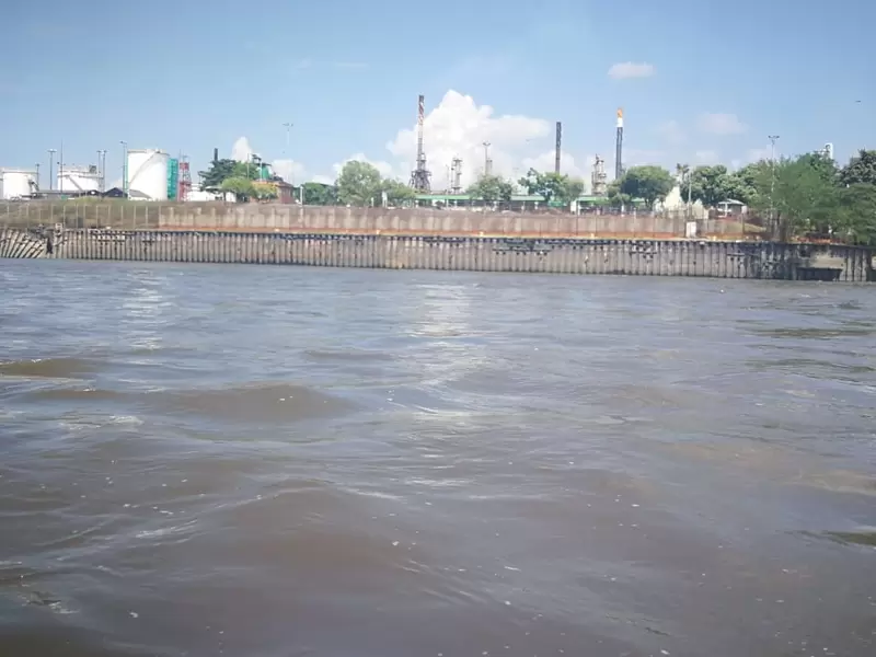 Vista de Barrancabermeja desde el Magdalena