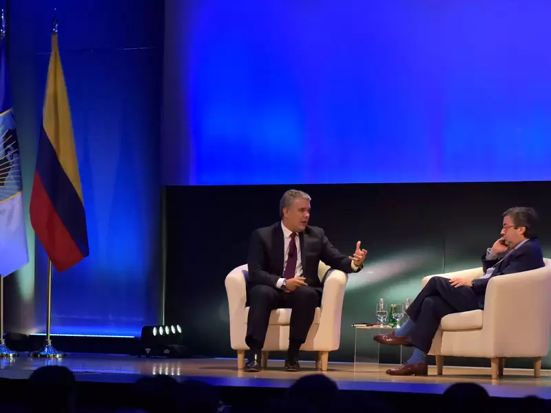 Presidente Iván Duque y el presidente del BID, Luis Alberto Moreno.