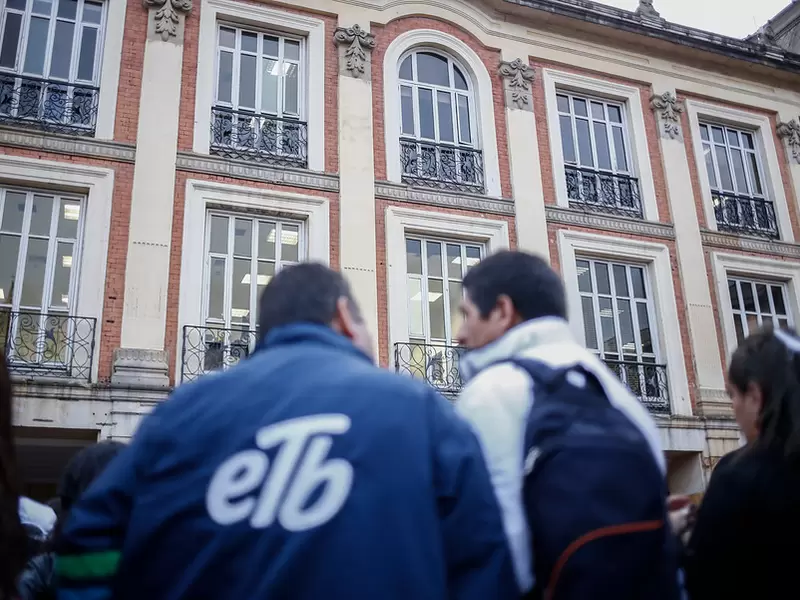 Un trabajador de ETB
