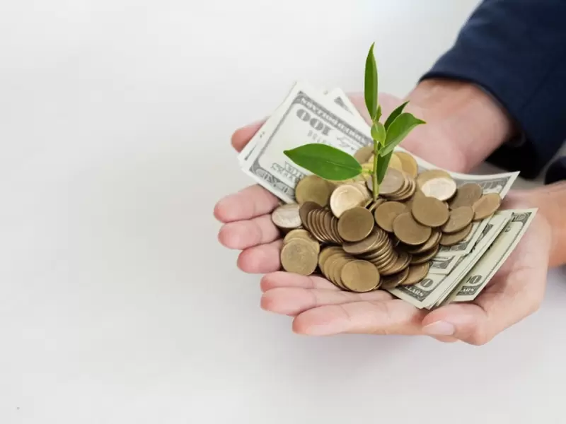 Anif también plantea eliminar la contribución del 4 % de cargas no salariales, que hoy se destina a las cajas de compensación familiar. Dinero