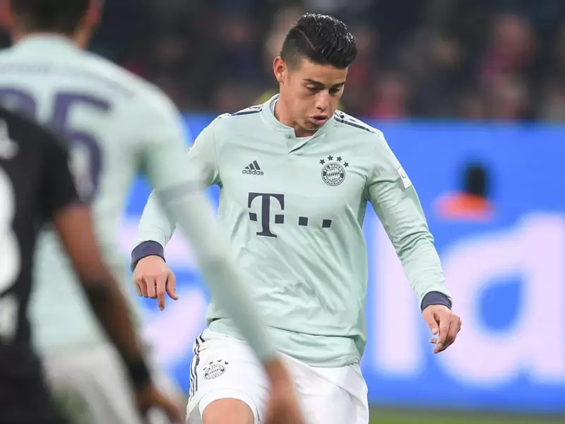 James Rodríguez en el partido del Bayern Munich ante el Bayer Leverkusen