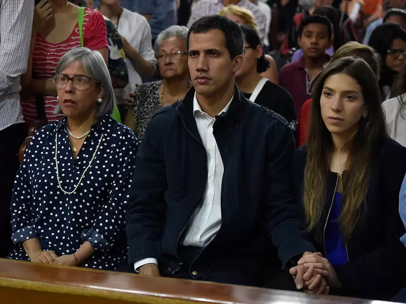 Norka Márquez, Juan Guaidó y Fabiana Rosales en Caracas (Venezuela)