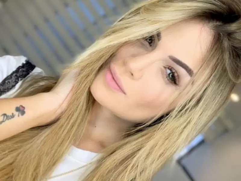 Sara Uribe después de dar a luz