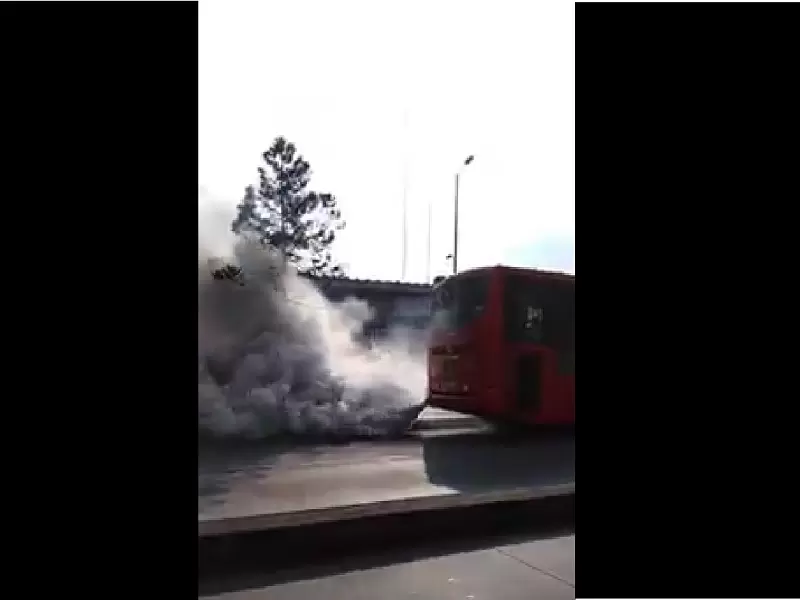 Transmilenio expulsando esmog
