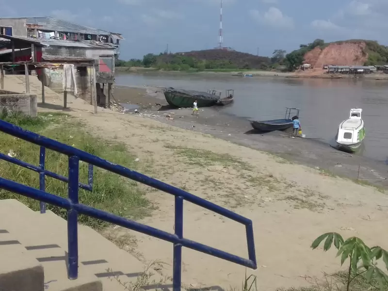 El transporte fluvial se ha visto afectado por la baja de las aguas del río Cauca