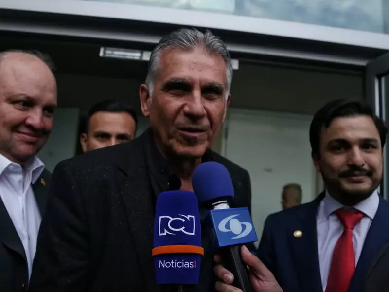 Carlos Queiroz en su llegada a Colombia antes de ser anunciado como técnico de la Selección.