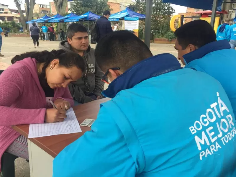Convocatoria laboral para vendedores informales en Bogotá