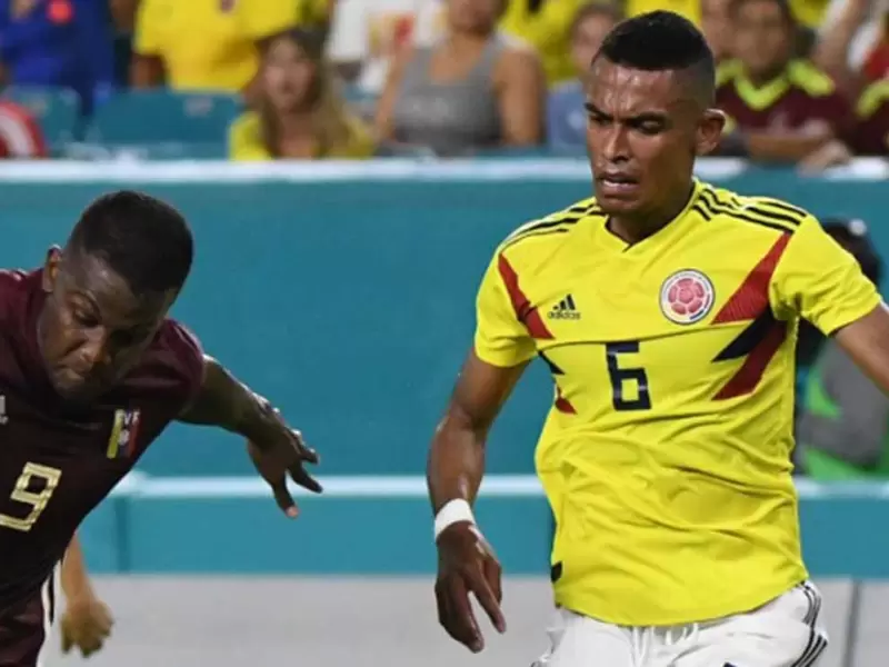 William Tesillo, defensor colombiano