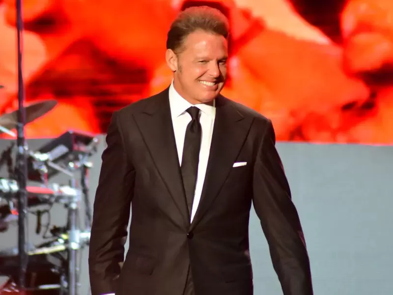 Pese a todo, Arámbula no se arrepiente de la relación que vivió con Luis Miguel. Pese a todo, Arámbula no se arrepiente de la relación que vivió con Luis Miguel.