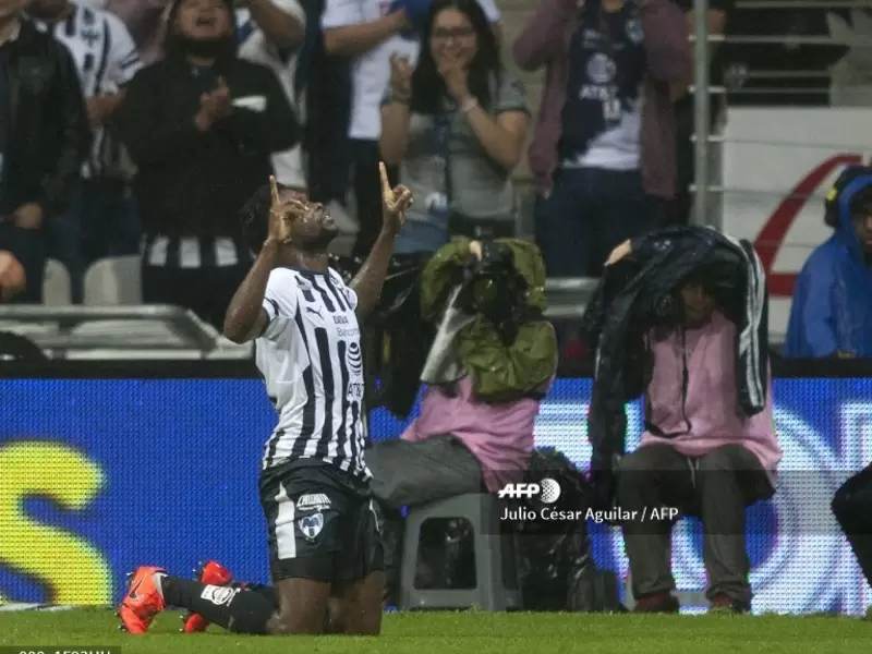 Avilés Hurtado celebrando el golazo de chilena que anotó con Monterrey ante Cruz Azul