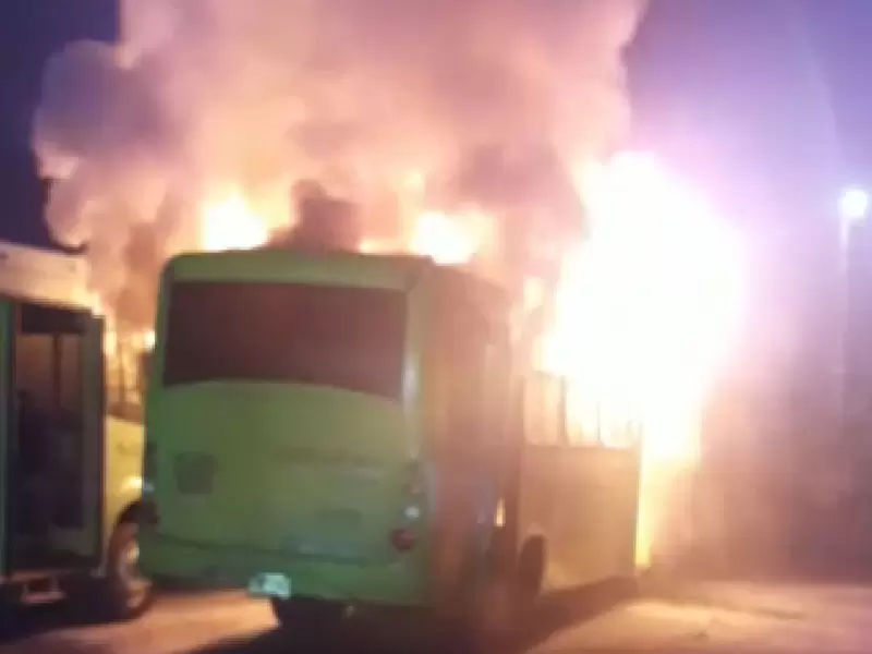 Incendio en buses de Metrolínea