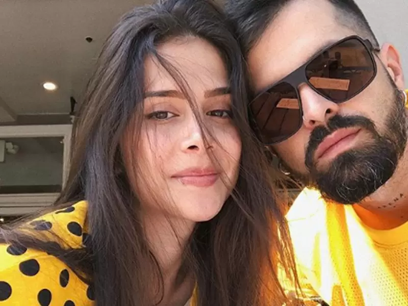 La pareja se iba a presentar en Perú, pero debido a problemas de la organización, no pudieron realizar su show.