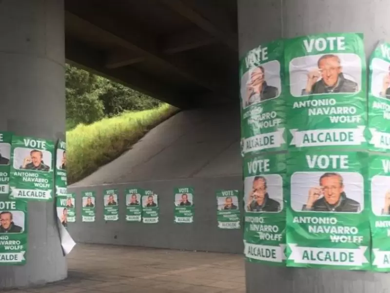 Navarro asegura que su campaña podría verse afectada por falsa publicidad en Bogotá